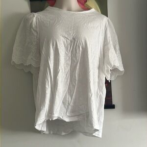Emery Rose, white top with eyelet sleeves, Size: 4XL